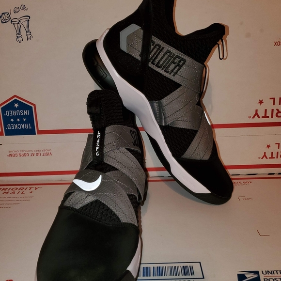 lebron zoom soldier 12